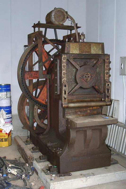 スクラップシャーリングマシン